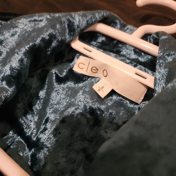 Crushed Velvet Teal jacket 😍 - Picture 2 of 6